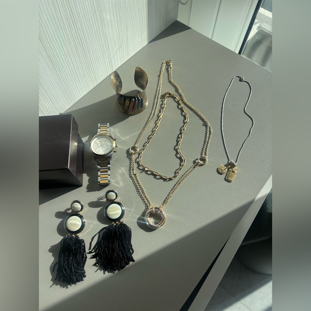 Gorgeous lot of Jewelry! Michael Kors, Uno de 50 and more!